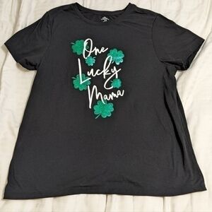 𝅺one lucky Mama St. Patrick's day shirt Extra Large